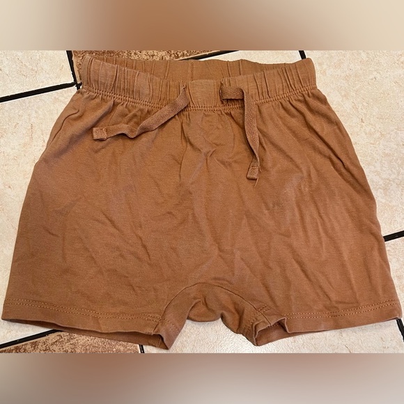 Dark Tan Camel Baby Boy’s H&M Comfortable Knit Shorts size 12 Months Lightweight - Picture 2 of 4